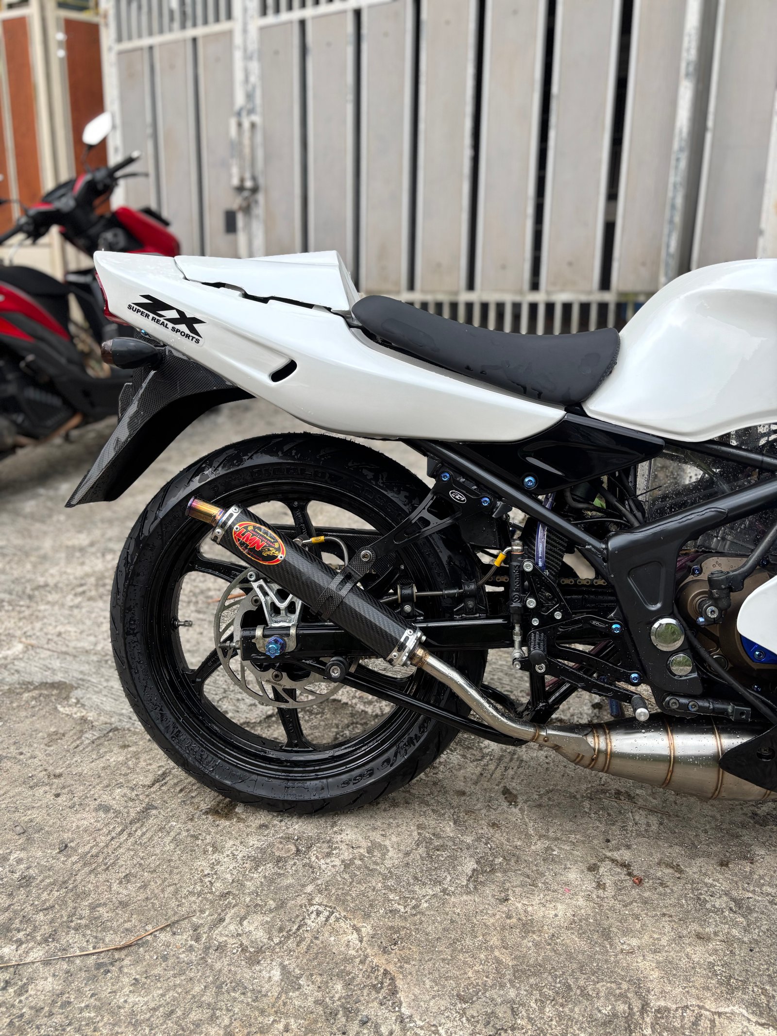 SINGLE SEAT NINJA 150 RR
